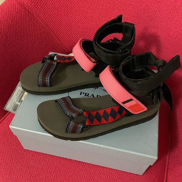 prada tevas